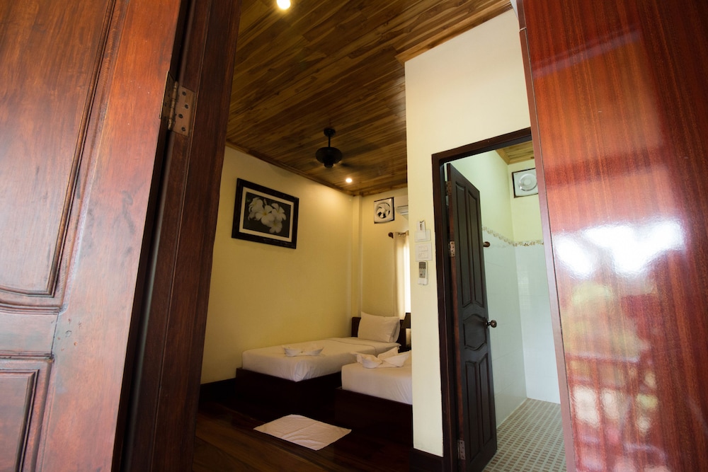 Villa Somphong 50/50