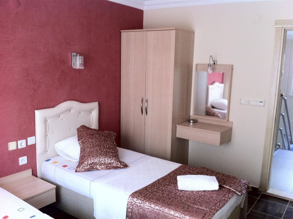 Marsyas Hotel 12/44