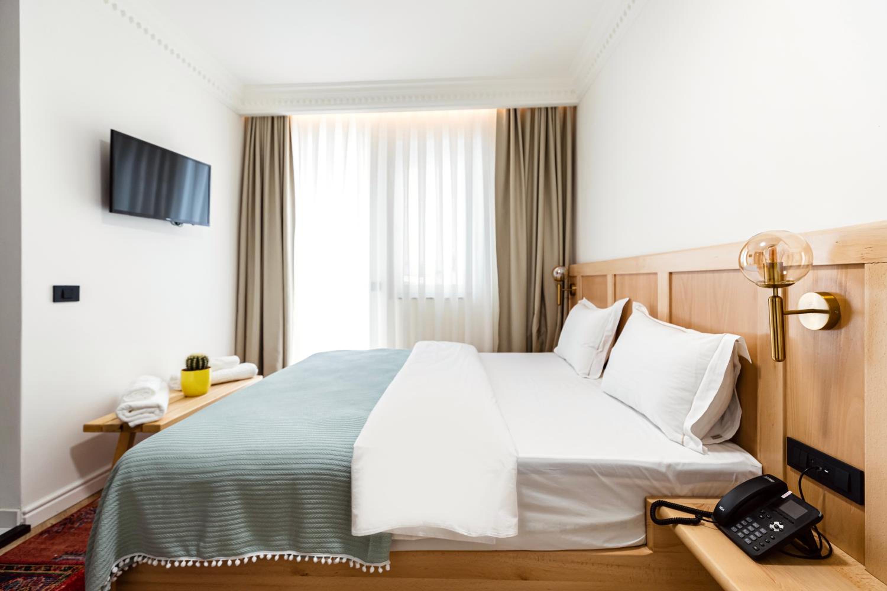 Garden Downtown Boutique Hotel Pristina 13/36
