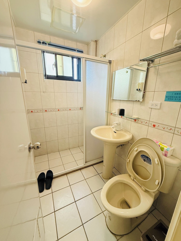 Frank's Hostel 49/50
