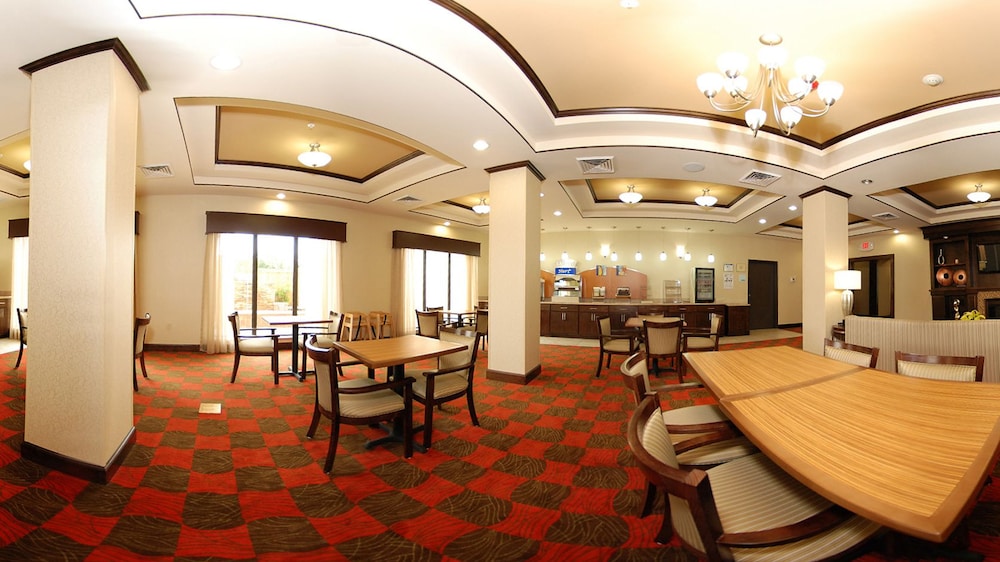 Holiday Inn Express Hotel & Suites Houston South - Pearland 51/61