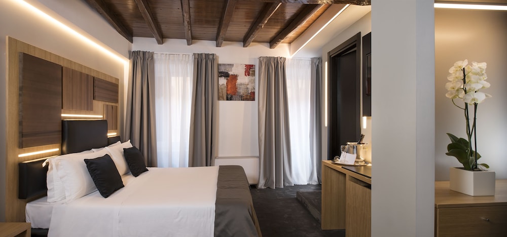 Trevi Hotel 50/79
