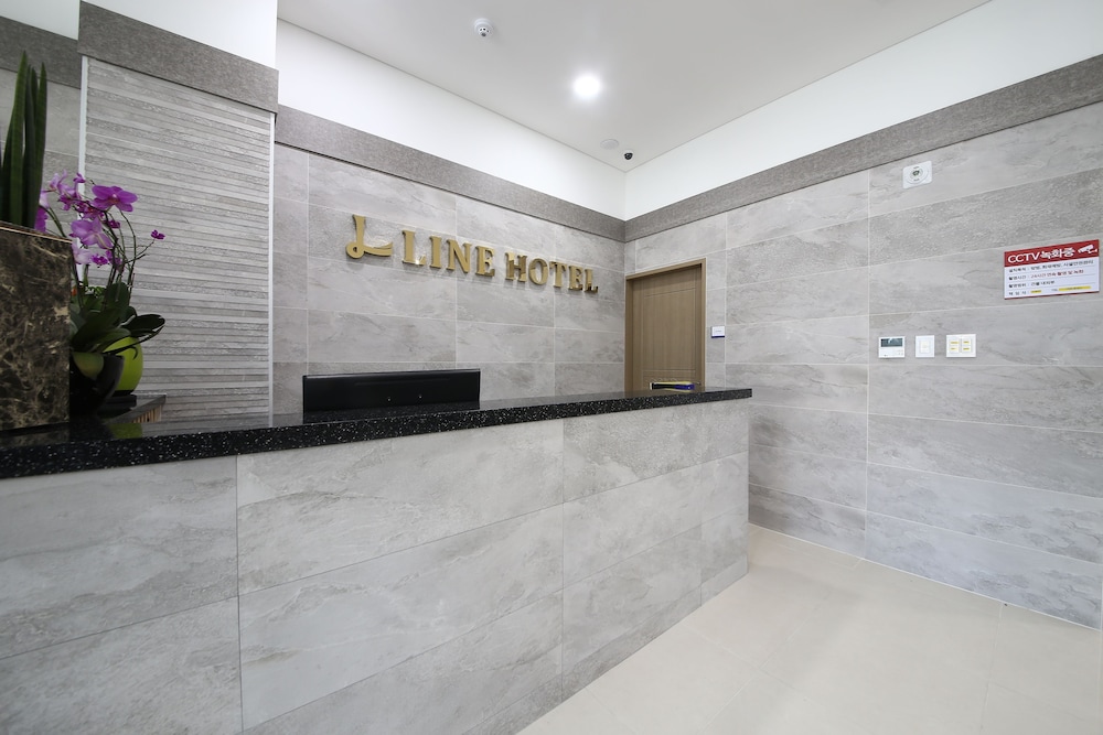 Line Hotel 4/26