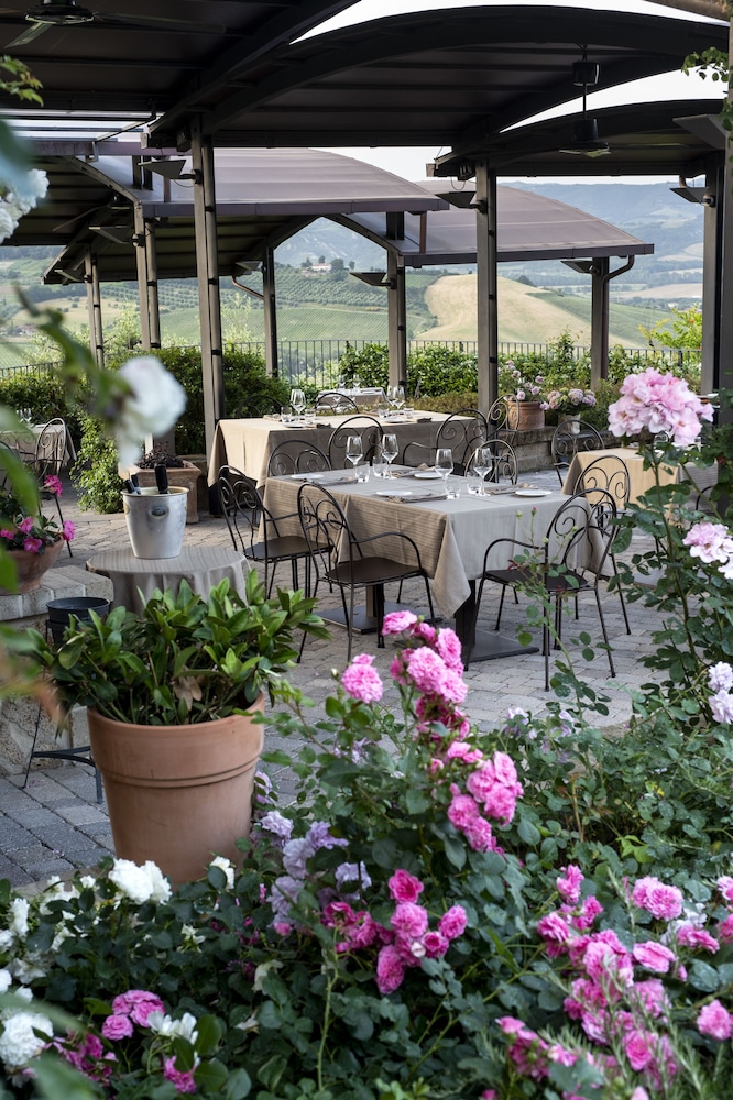 Altarocca Wine Resort 5/50