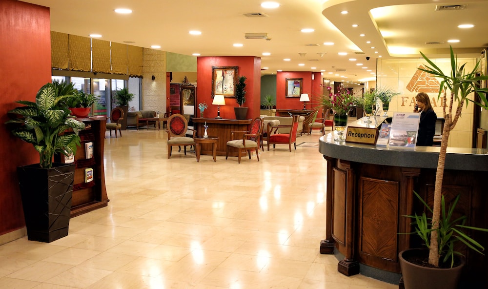 Al Fanar Palace Hotel 12/23