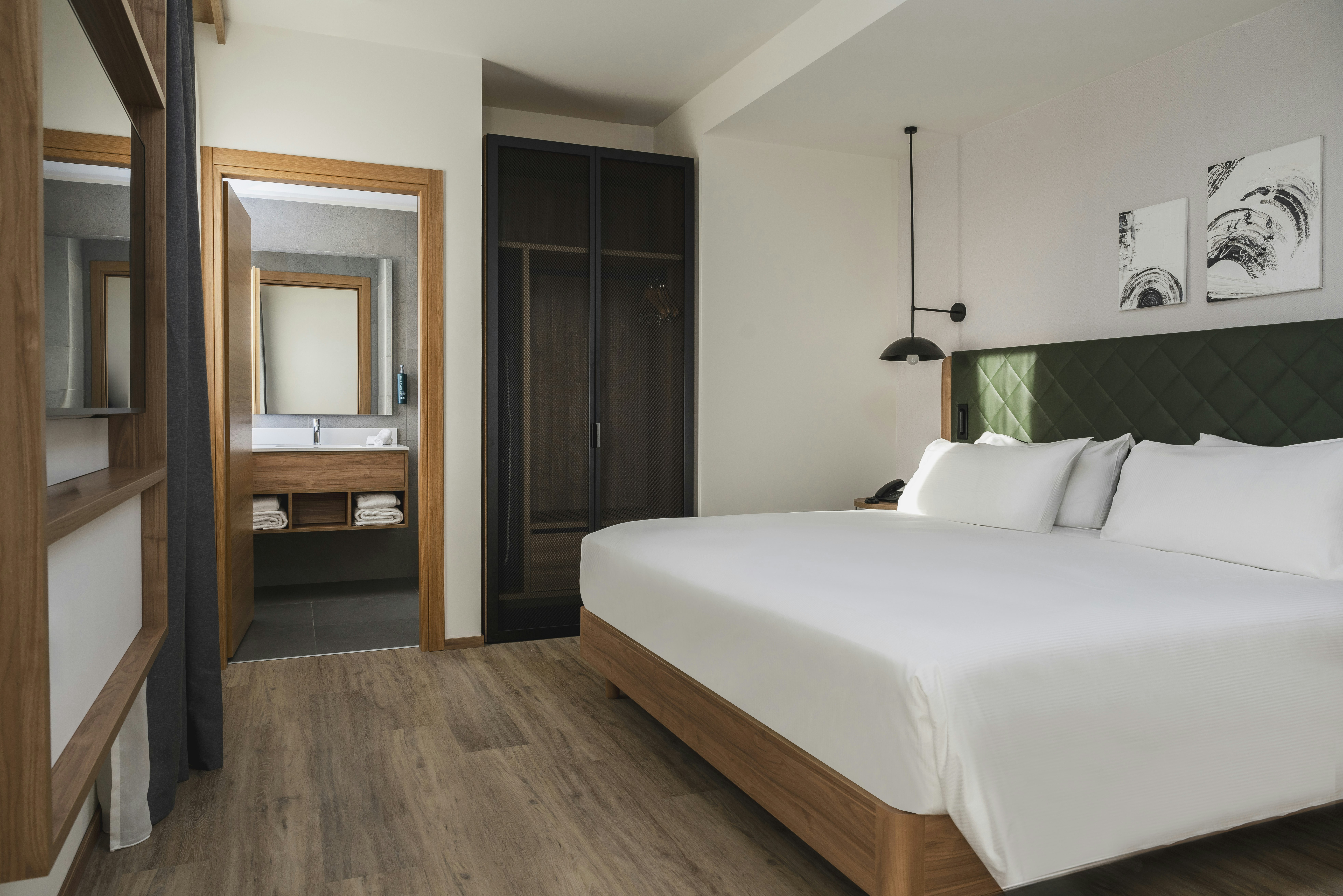 JUNIOR SUITE, KING BED, TERRACE