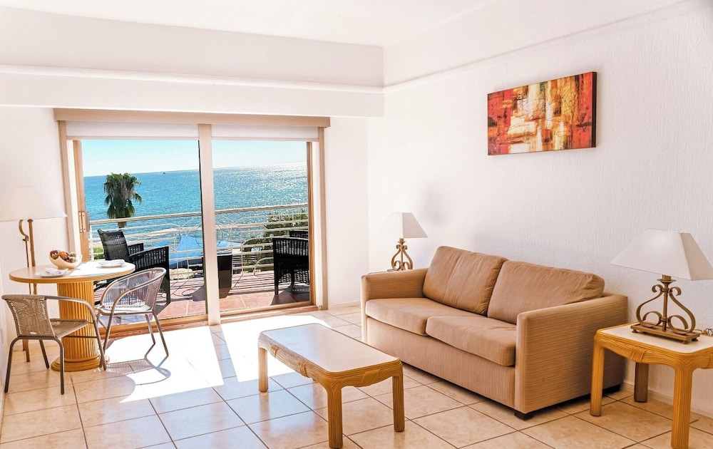 Hotel San Carlos Plaza, Beach & Convention Center 37/58