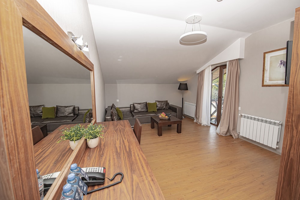 Hotel and SPA Crystal 30/50