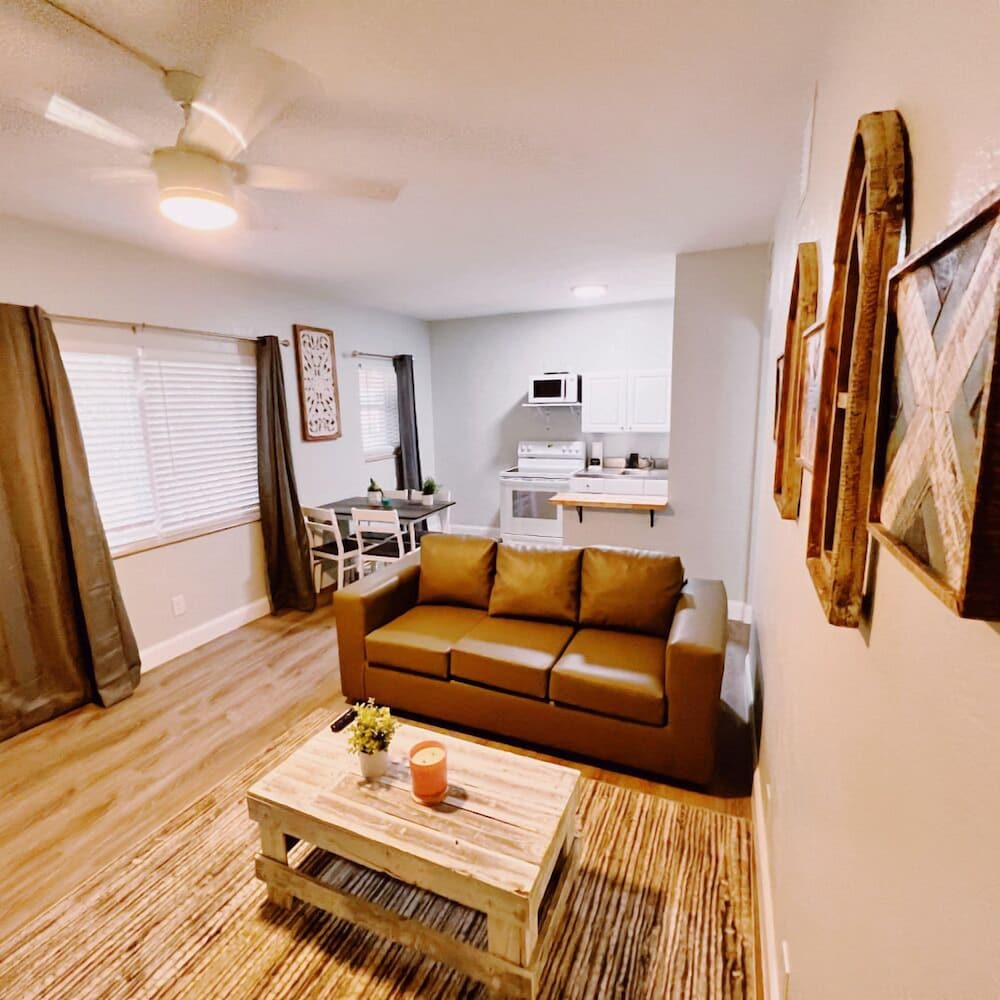 The Leeward Apartments By Lowkl 26/50