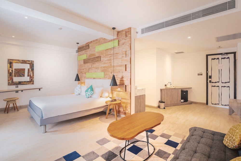 JUNIOR SUITE