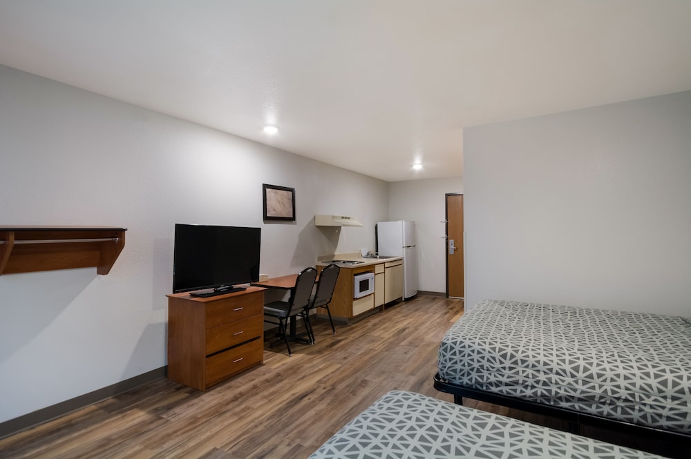 WoodSpring Suites Lexington Southeast 18/36