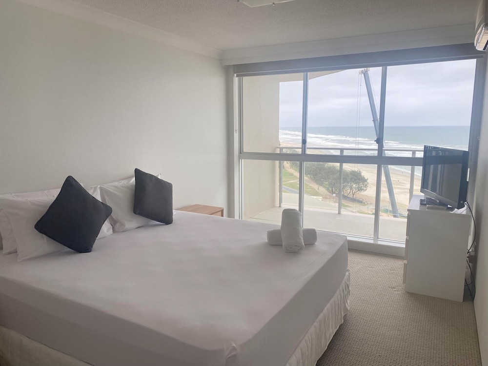 Hi Surf Beachfront Apartments 24/78