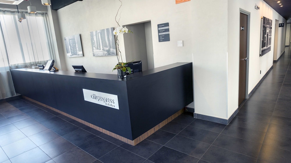 Lobby at City Express Plus by Marriott Patio Universidad, MEXICO CITY