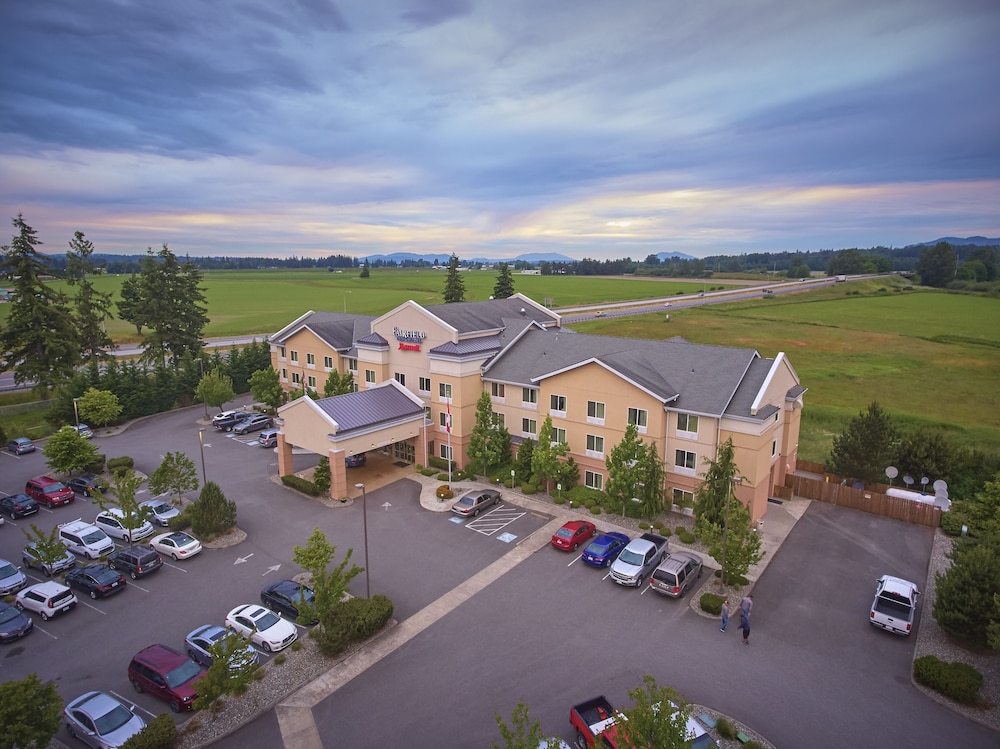 Fairfield Inn Suites By Marriott Burlington 29/32