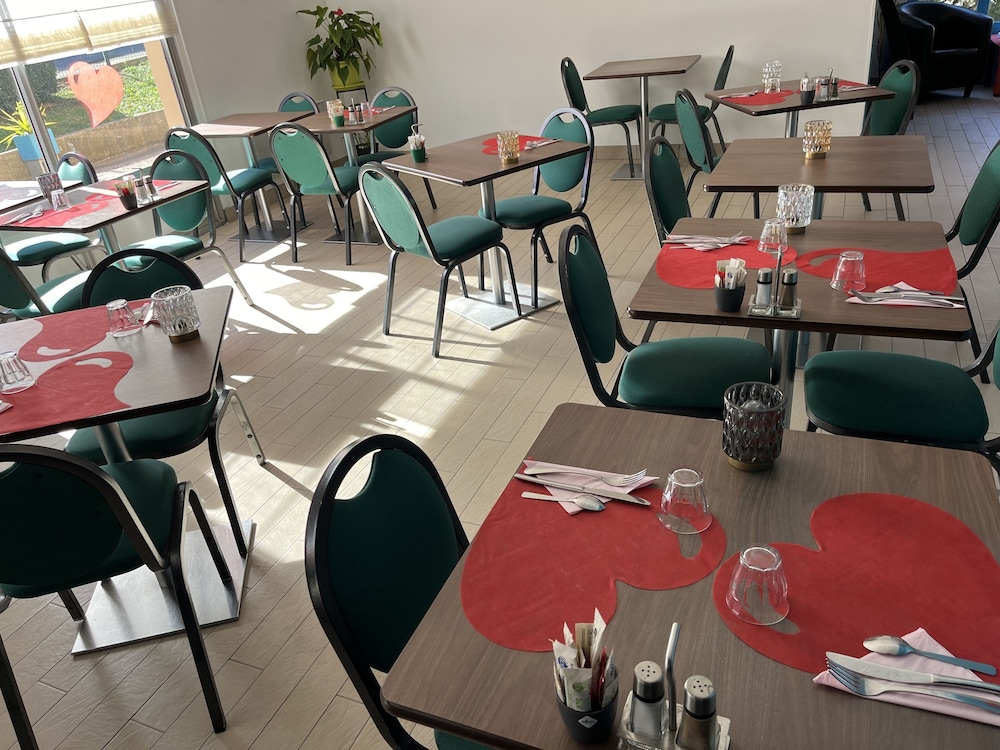 Kyriad Direct Marseille Ouest Martigues 39/55