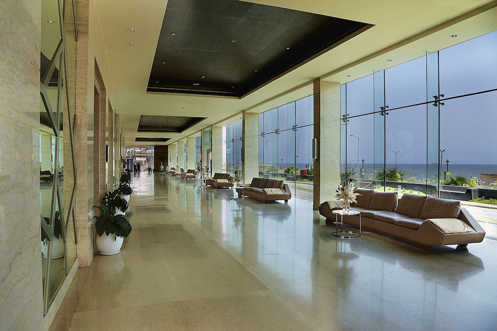 Novotel Visakhapatnam Varun Beach Hotel 35/75