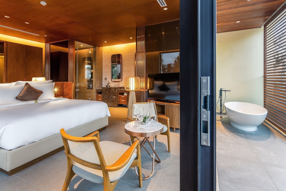 3 Bedrooms, Pool, Villa, 3 King Beds, Garden View، The Five Villas & Resort Quangnam - Danang 8/8
