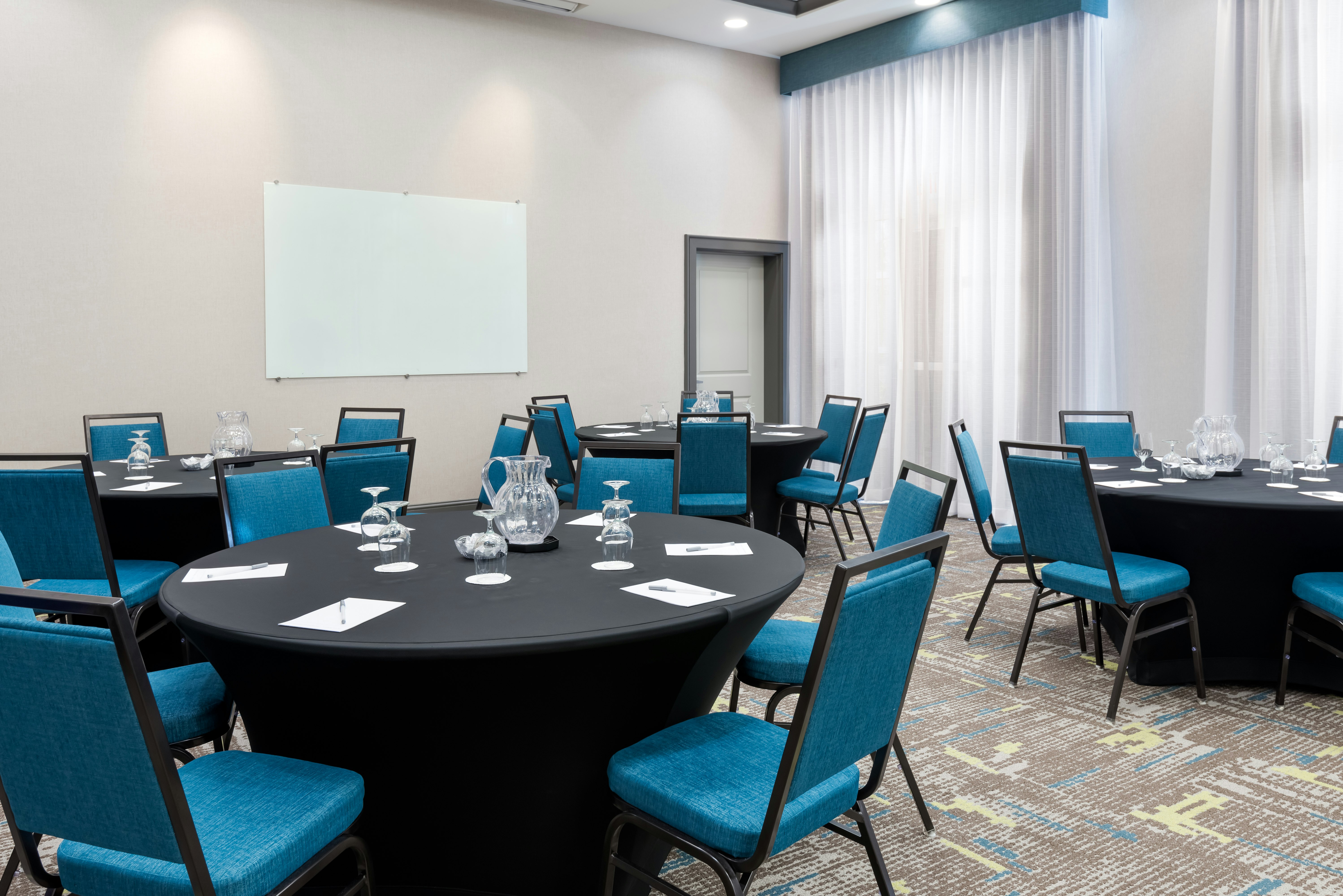 Hampton Inn & Suites Orlando Airport @ Gateway Village FL 50/58