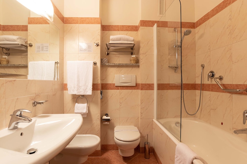 NilHotel 48/50