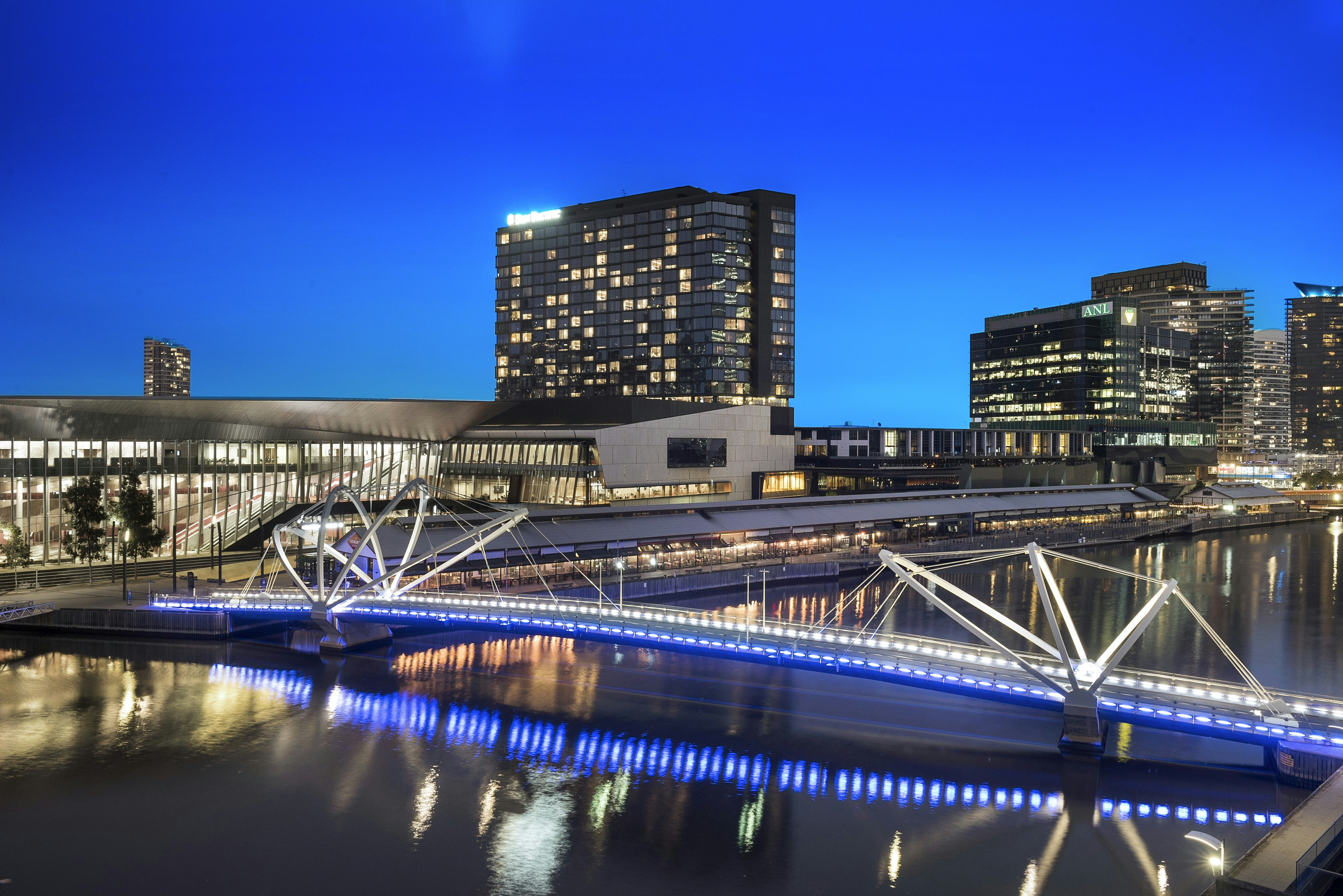 Waterfront Apartments Melbourne 3/56