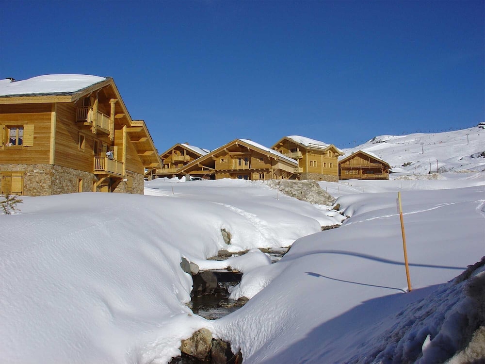 LES CHALETS DE L ALTIPORT 40/50