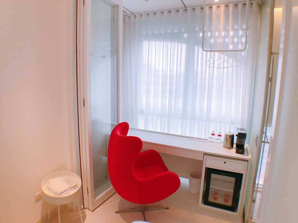 HOTEL POISPOIS 55/56
