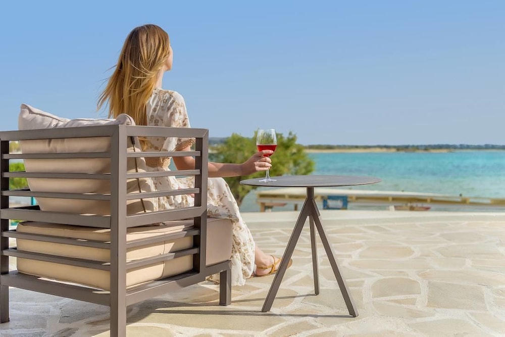 Nissaki Beach Hotel 32/63