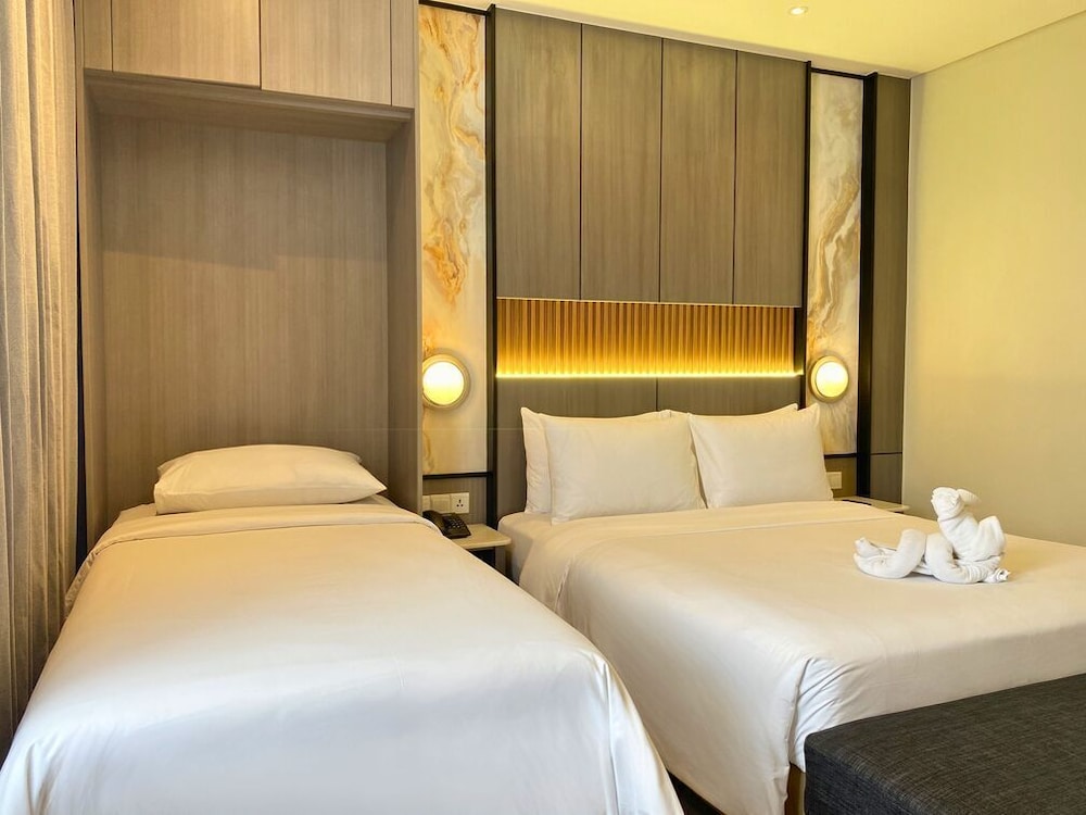 Super, Express, Family, Murphy Bed, Queen Bed