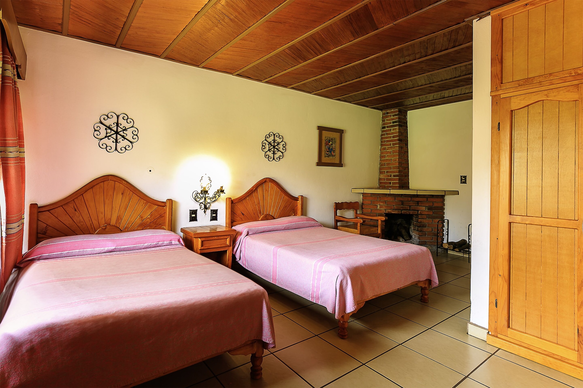 Room, 2 Double Beds, Hotel Pie de la Sierra 10/10