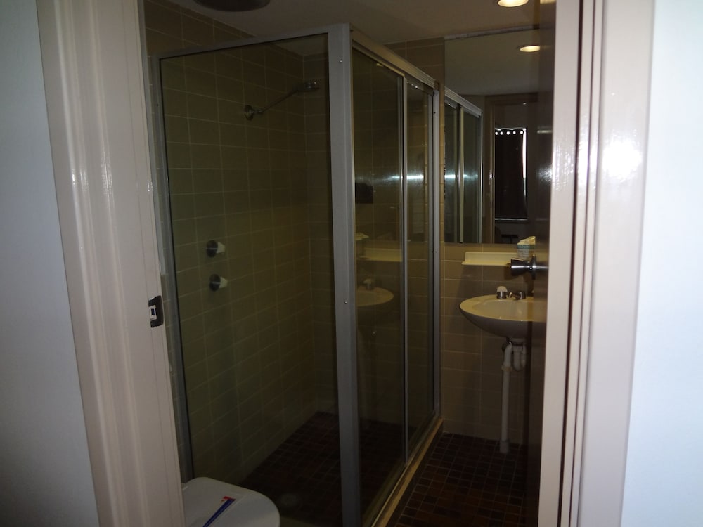 Amaroo Hotel 17/41