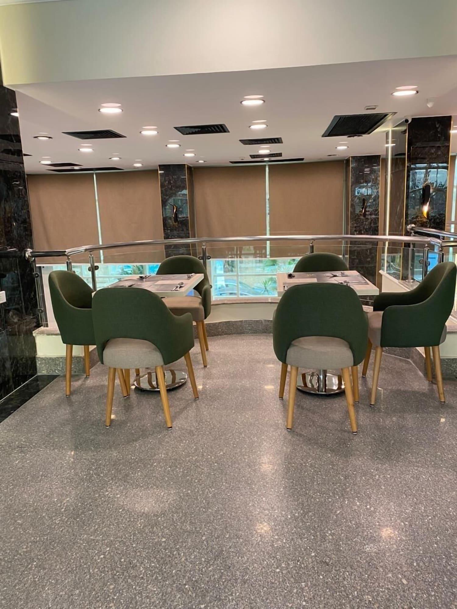 Paradise Home City Stars 23/49