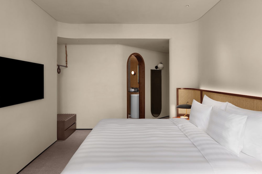 SUPERIOR, DOUBLE BED
