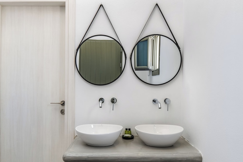 Amethyst Exclusive Suites Oia 70/72