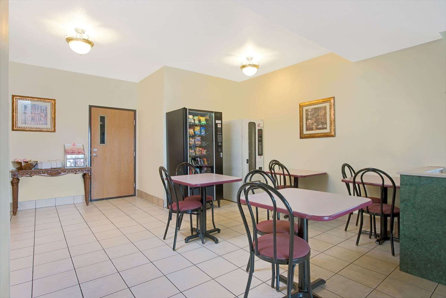 Super 8 By Wyndham Bonne Terre 6/11