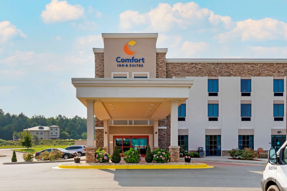 Comfort Inn & Suites East Ellijay, GA 3/41