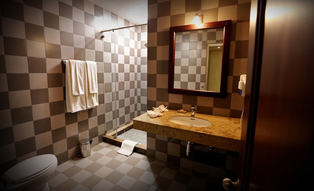 Kandy City Hotel 66/66