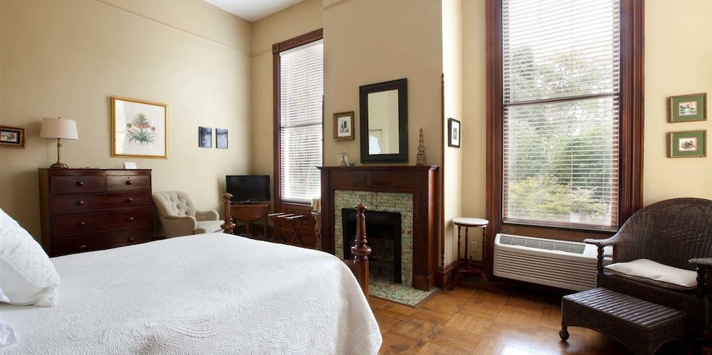 Forsyth Park Inn 8/50