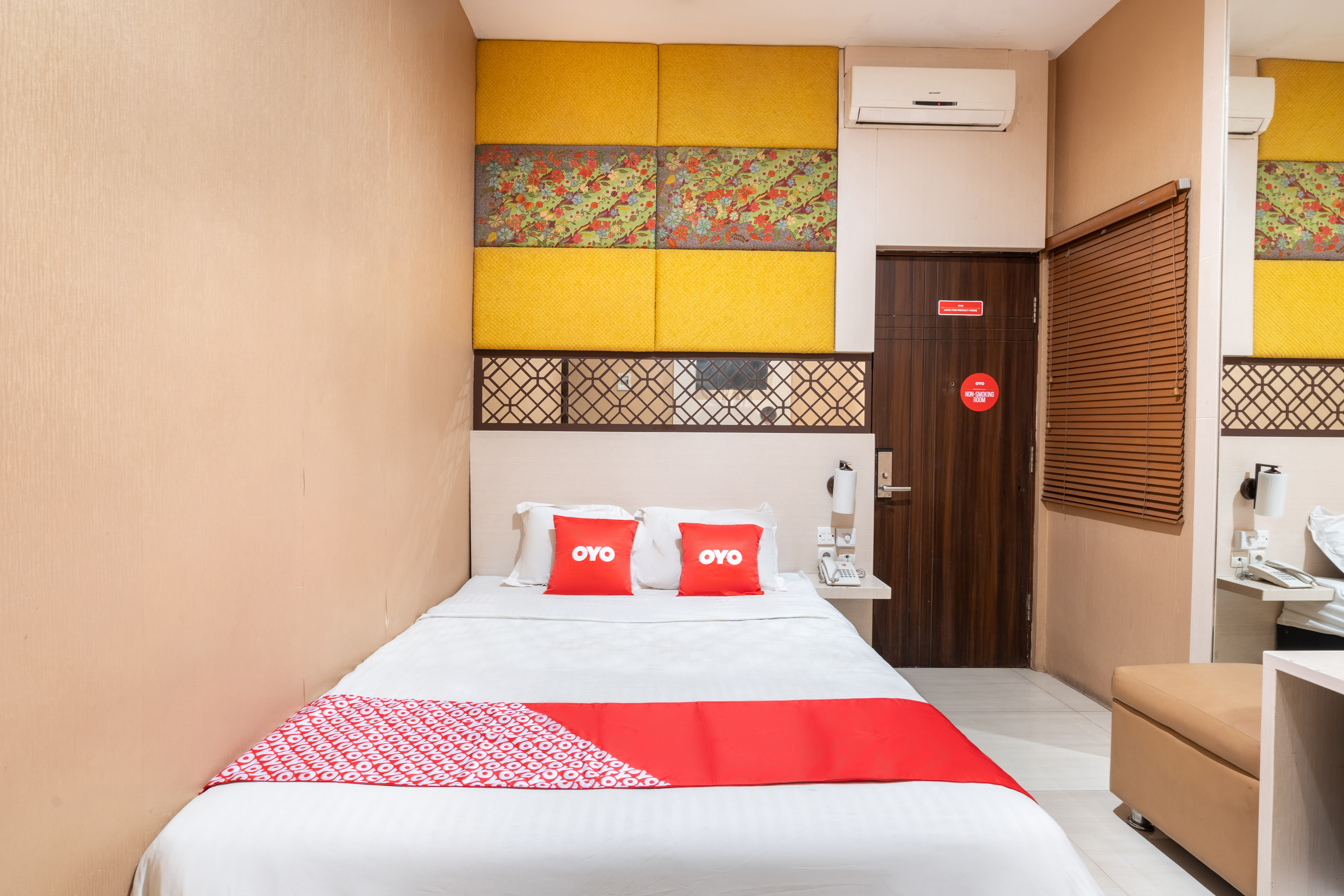 OYO Flagship 91863 Metro House 12/50