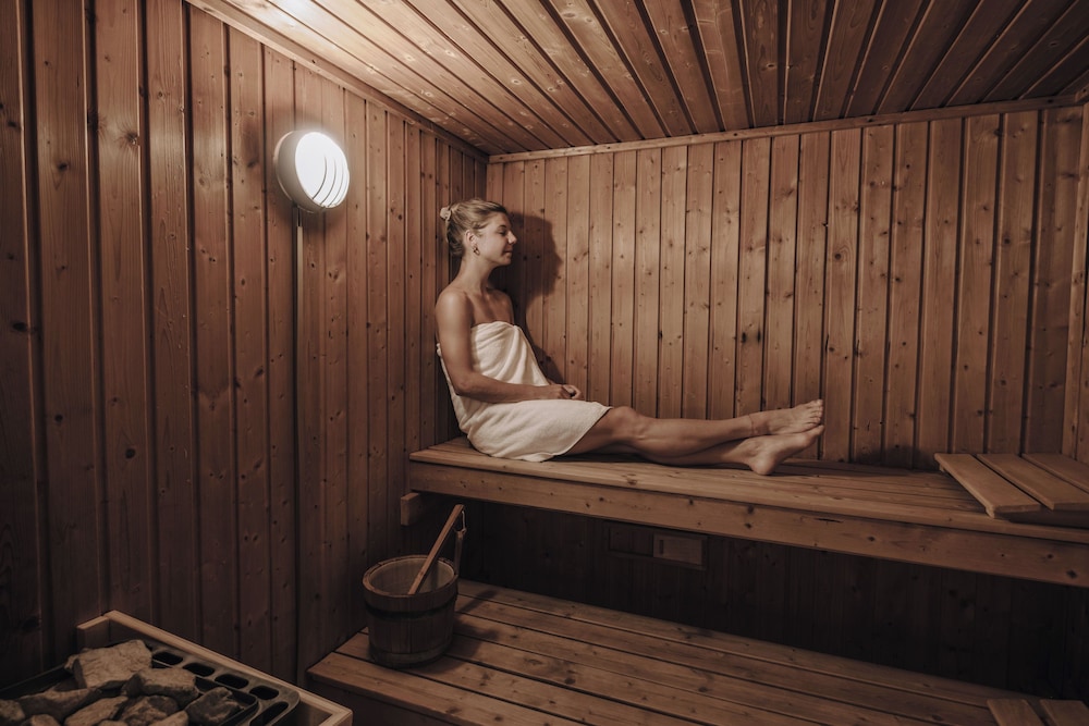 Chalet Swiss Hotel 25/50
