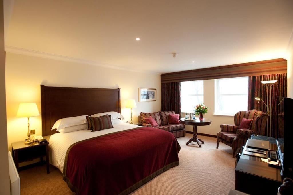 SUPER, SUPERIOR, DELUXE, KING BED