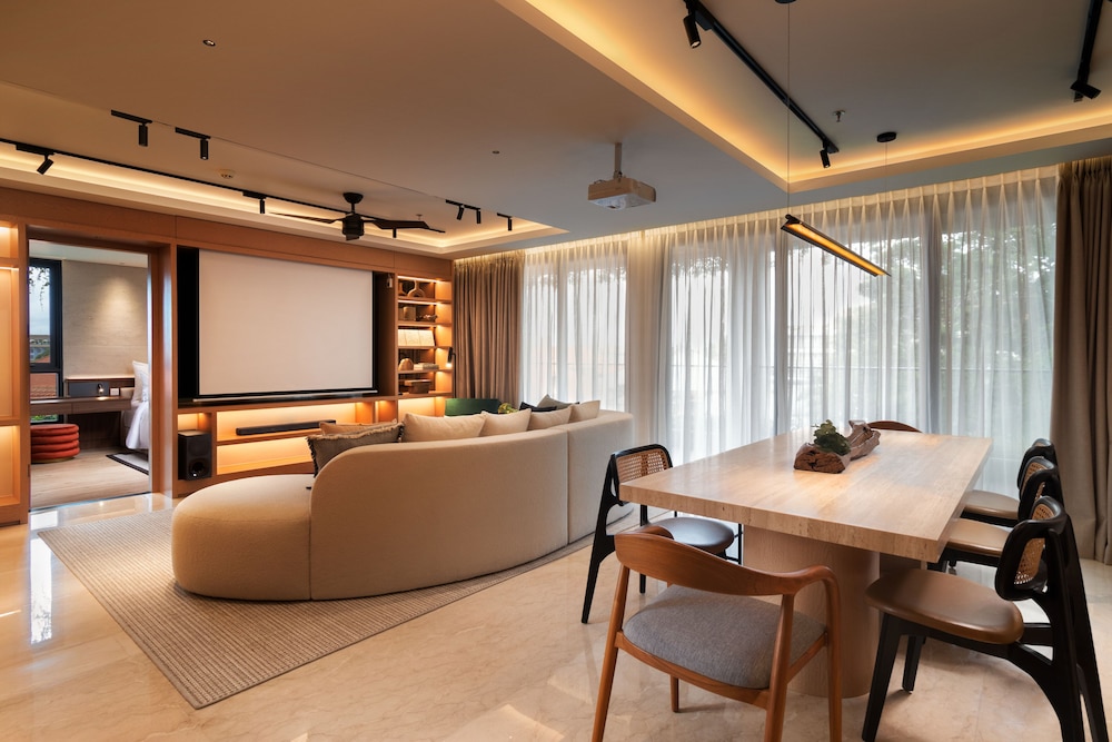 Beachwalk Residence 27/50