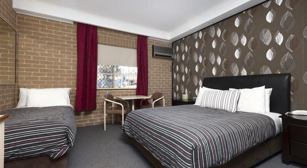 Grand Manor Motor Inn 14/32
