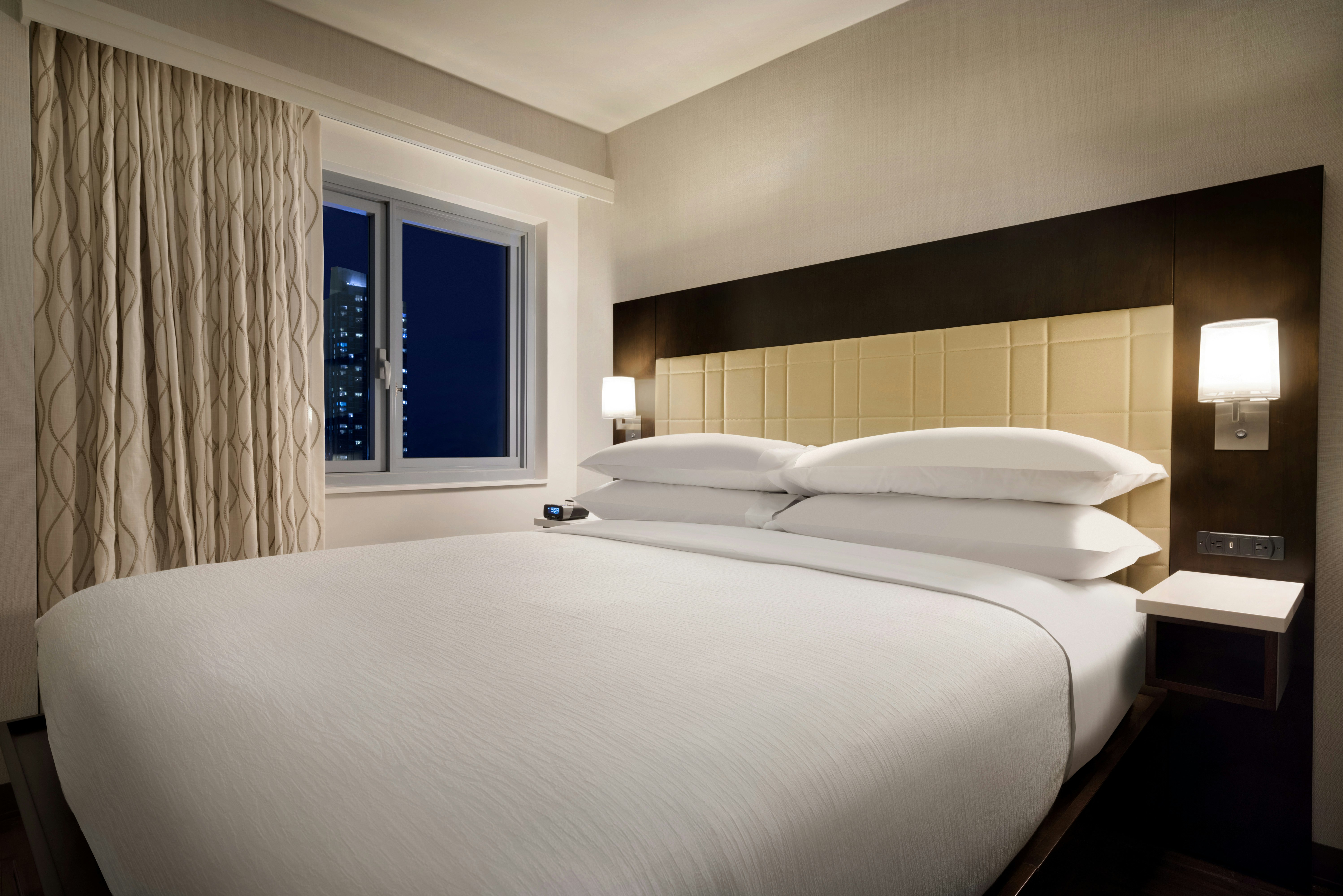 ROOM, KING BED, SKY VIEW, ACCESSIBLE