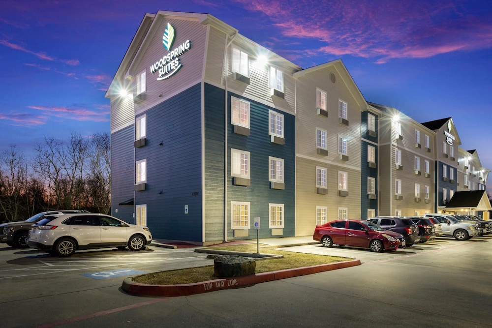 WoodSpring Suites Houston La Porte 27/33