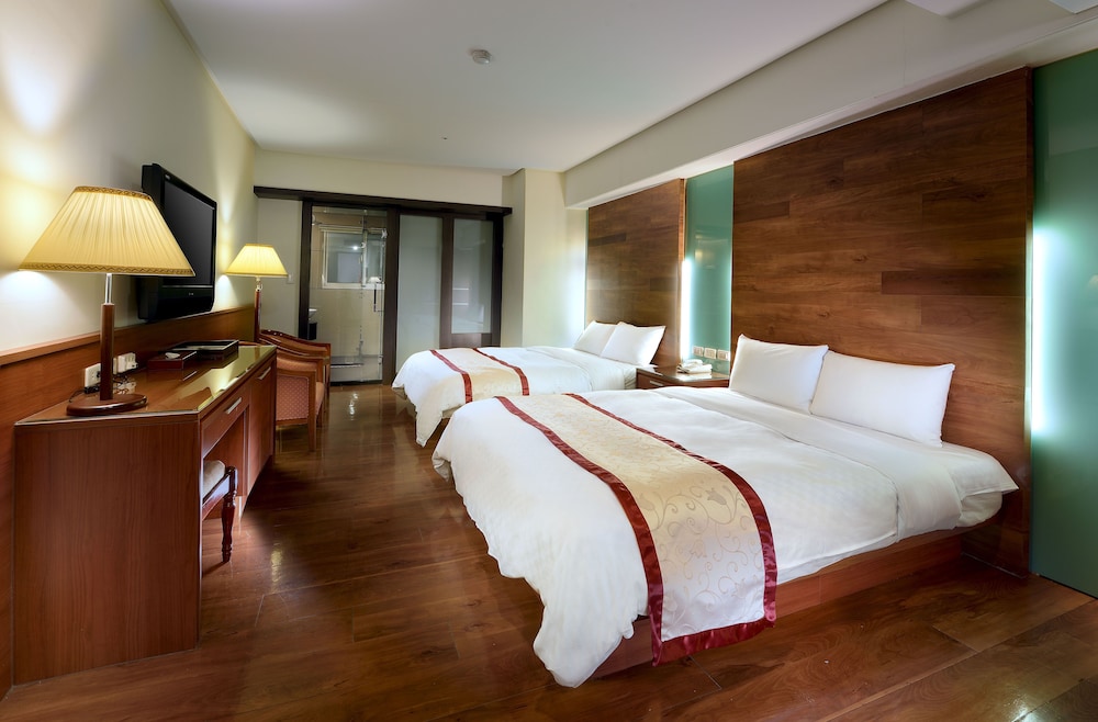 Cheng Pao Hotel 31/64