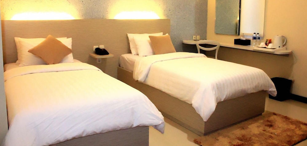 MARINA MAMBERAMO HOTEL 5/17