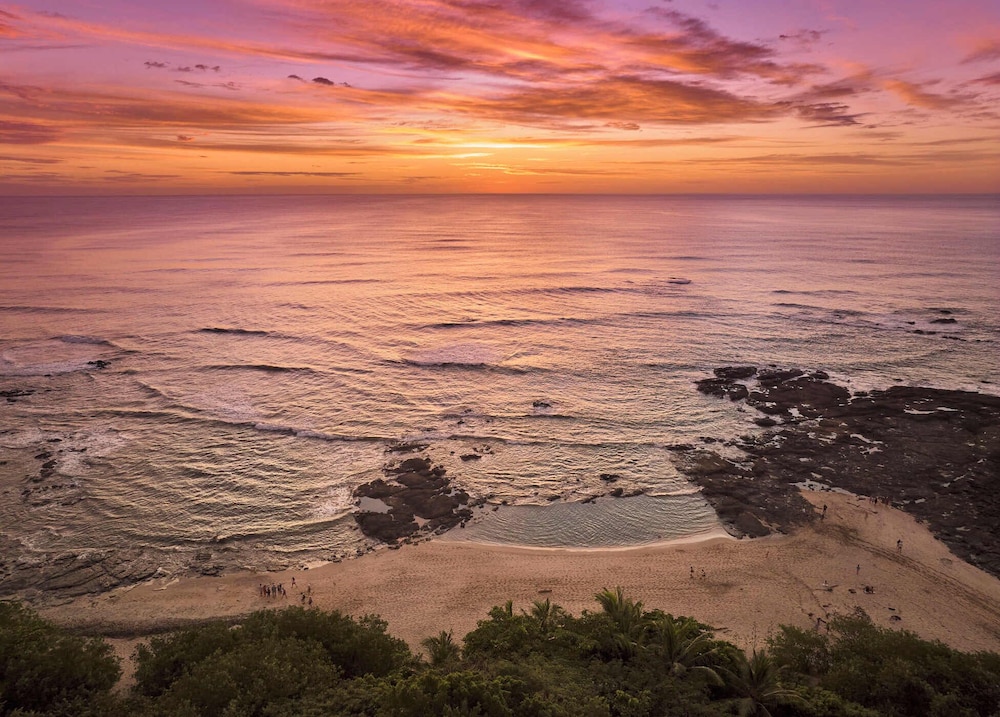 Cala Luna Boutique Hotel and Villas 84/86