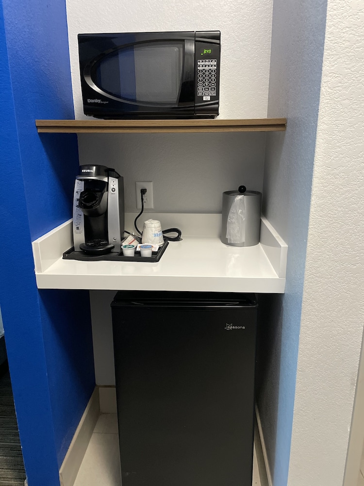 Holiday Inn Express And Suites Leander 30/33