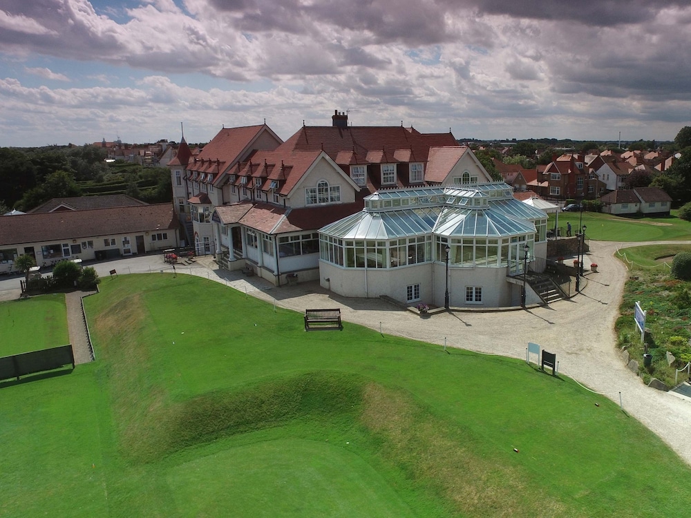 North Shore Hotel and Golf Club 3/43