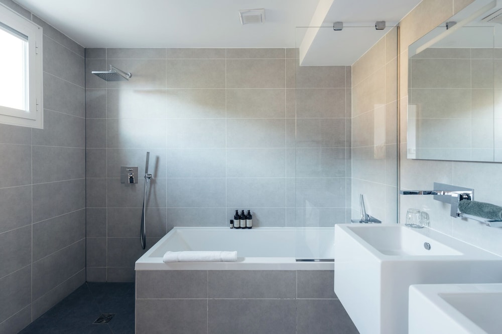 Kube St Tropez Hotel 73/74